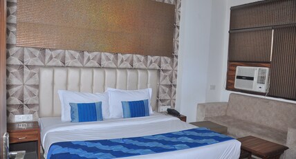 Hotel SPB 87 near Karol Bagh Metro Station Room Type - Deluxe Double Room