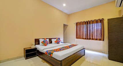 FabHotel Grand Stay Ambedkar Nagar Room Type - Deluxe Room