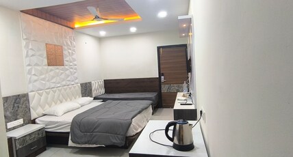 J S R Grand Room Type - SUPER LUXURY