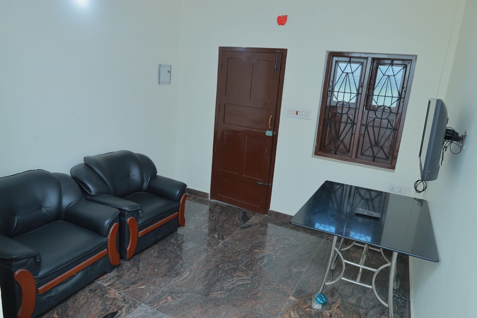 John Home Stay Tirunelveli - Tap to explore photos