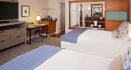 Chrysalis Inn & Spa Bellingham, Curio Collection by Hilton Room Type - 2 DBL BEDS PARTIAL BAYVIEW