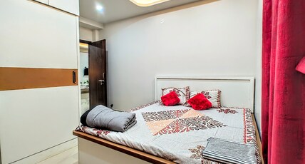 Urban Chic 1 BHK Room Type - Skyway studio chicken 1bhk near airport