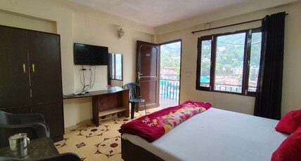 Sandhyana Inn near Bhagsu Waterfall Room Type - Superior Double Room with Balcony and Waterfall View