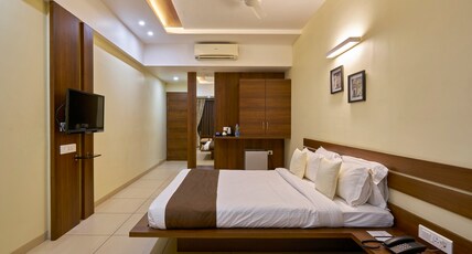 Hotel 3 Leaves Room Type - Standard AC