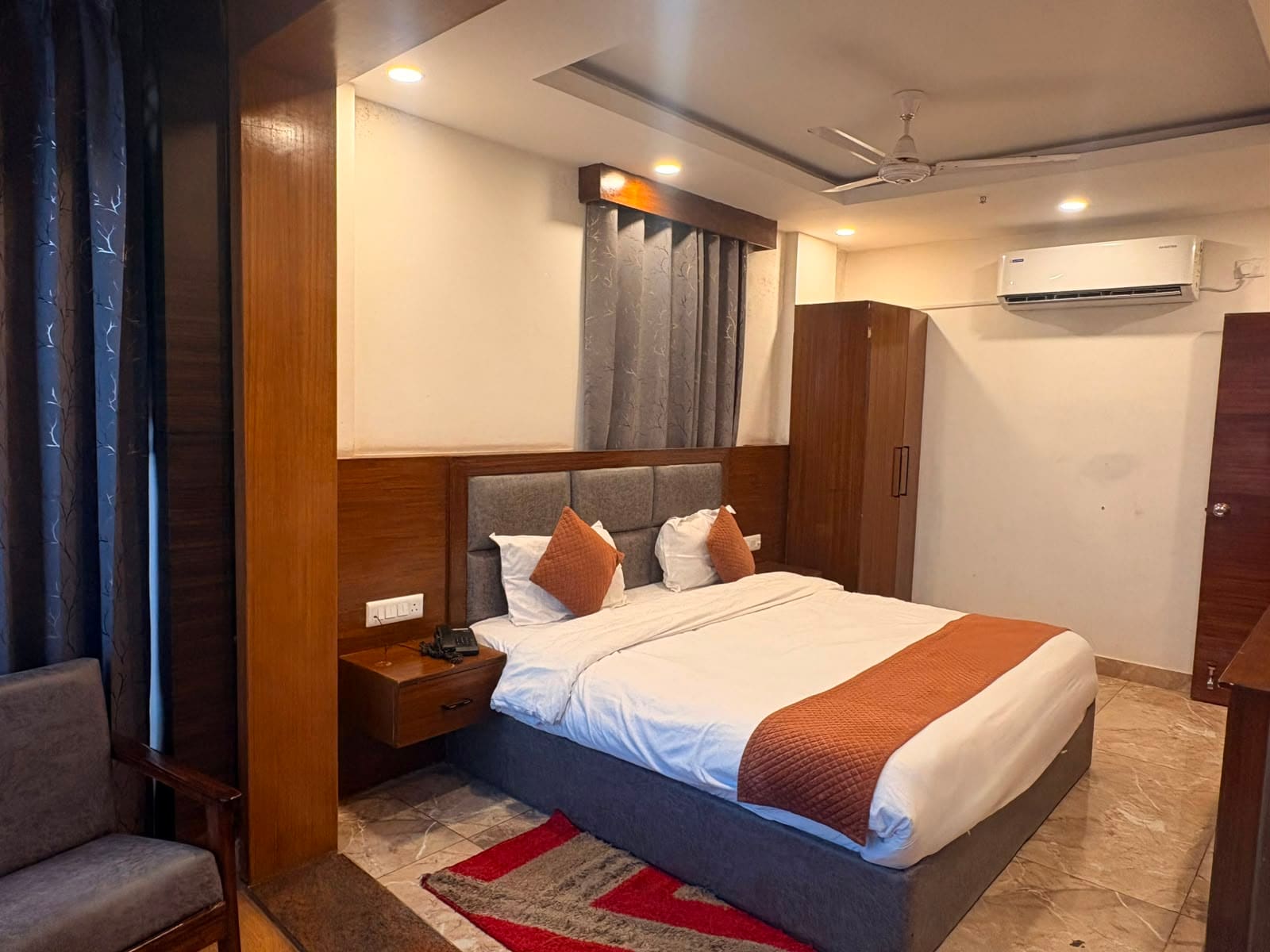 MR Residency Best Stay In Dehradun - Tap to explore photos