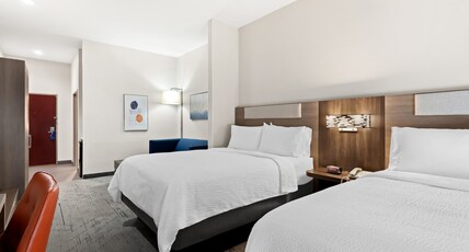 Holiday Inn Express Hotel & Suites Perry, an IHG Hotel Room Type - 2 Queen Beds Suite