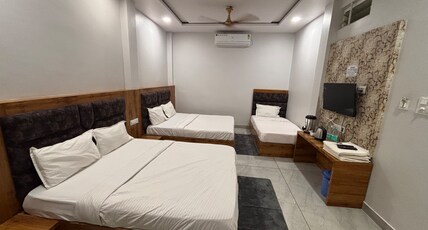 Hotel Shree Shyam Palace Room Type - Deluxe 5 Bed Room Hotel Shree Shyam Palace Room Type - Deluxe 5 Bed Room