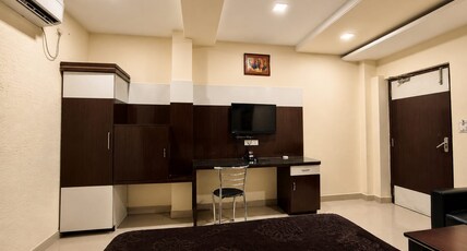 Hotel Shree Satyam Room Type - Business Plus Room