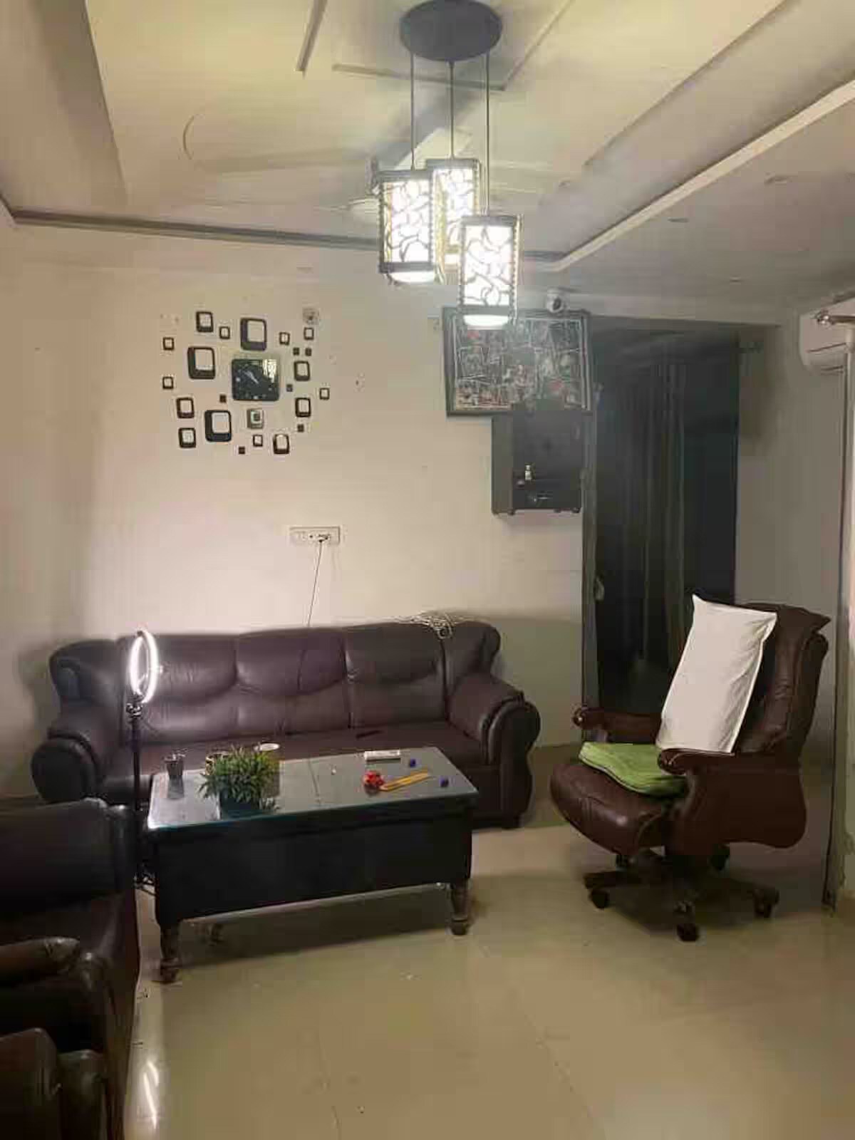 Shanti Apartment Mahmoorganj - Tap to explore photos