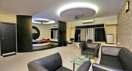 THE HINDUSTAN RESIDENCY Room Type - Suite