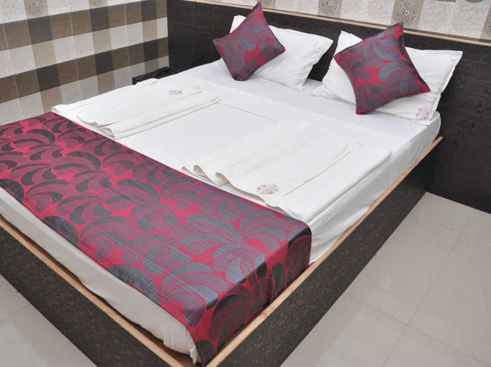 ADDHURI COMFORTS INN - Tap to explore photos