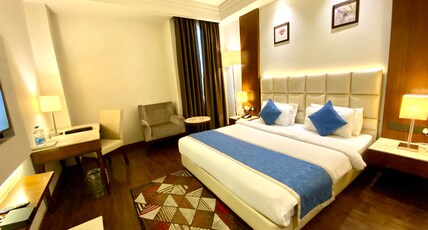 AMBASSADOR HOTEL Room Type - Deluxe Room