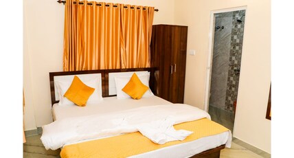 Sunflower Inn Room Type - Deluxe Double Room