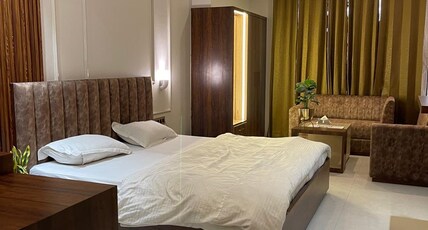 Hotel Prateek Plaza Room Type - Super Deluxe Room