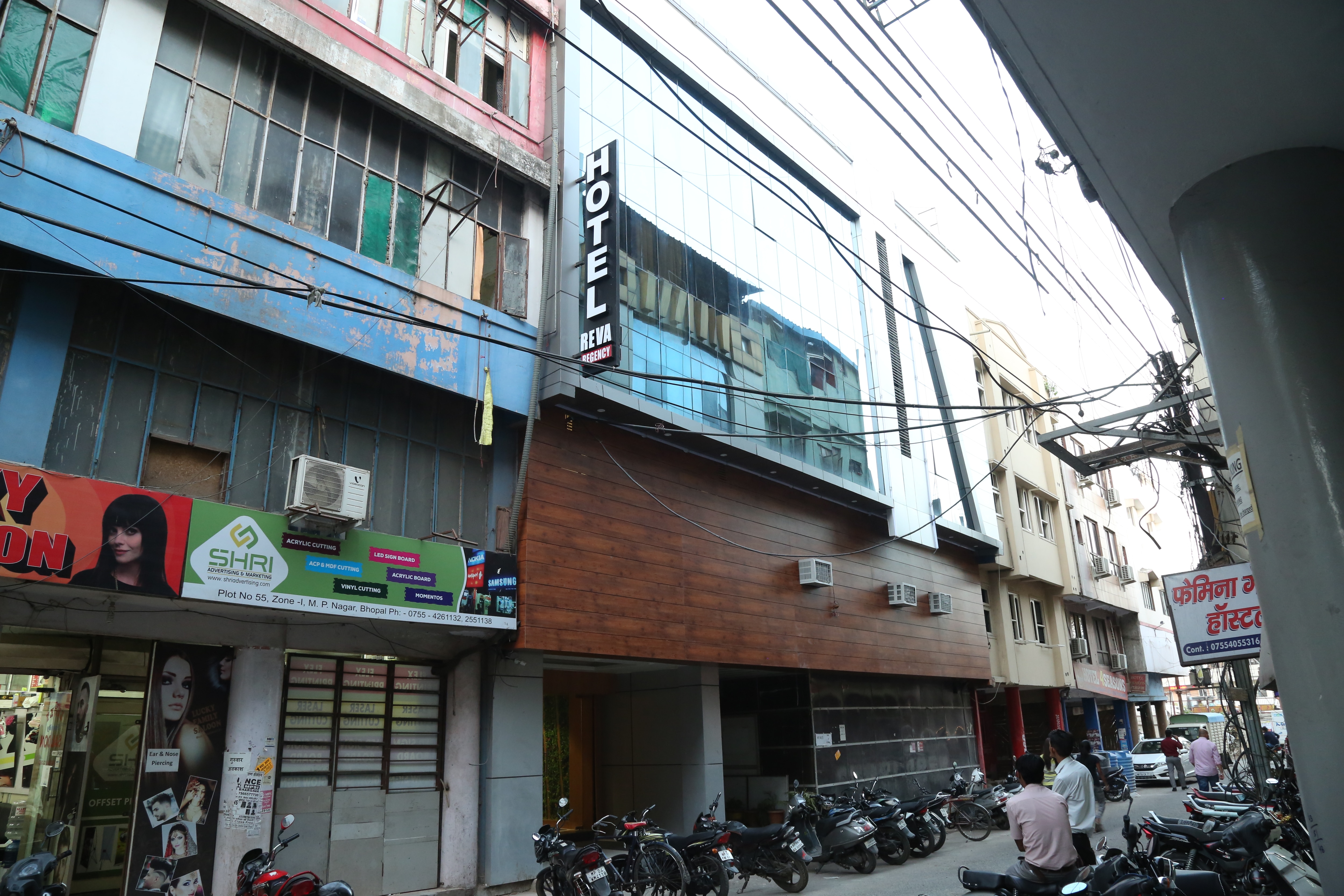 Hotel Reva Regency - Tap to explore photos