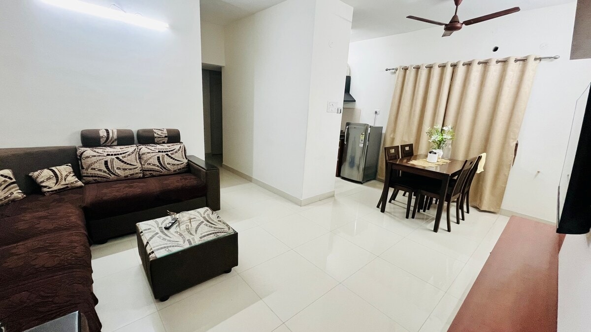 SkyView 2BHK Stay Near Kamakshi Hospital - Tap to explore photos