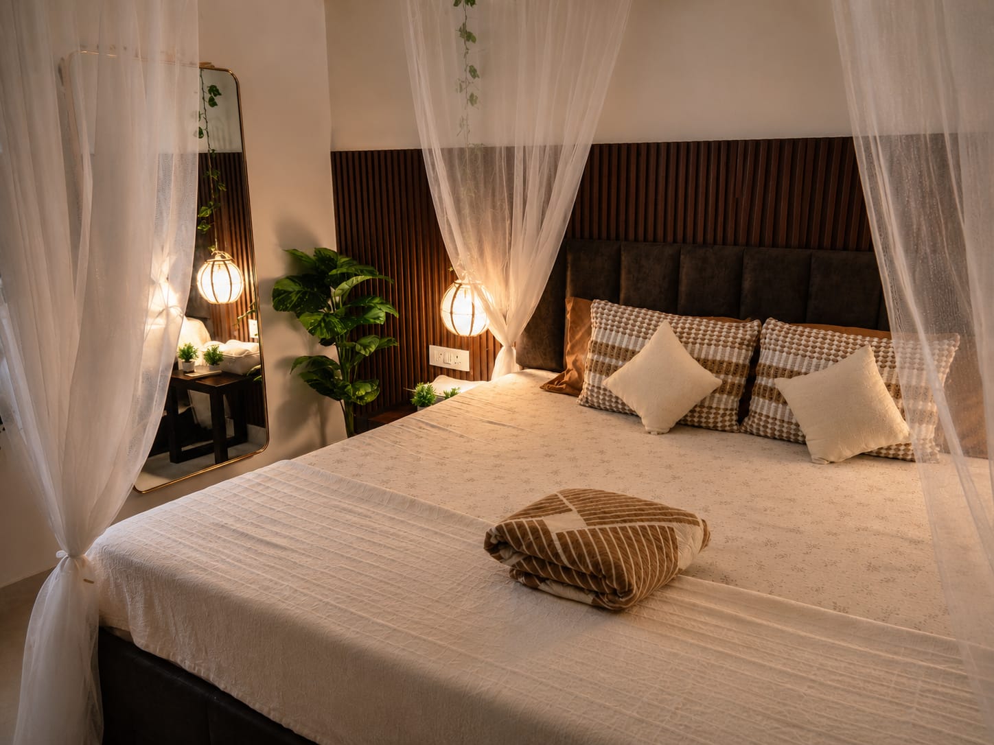 Meevora Homes Near Select City Walk Saket - Tap to explore photos