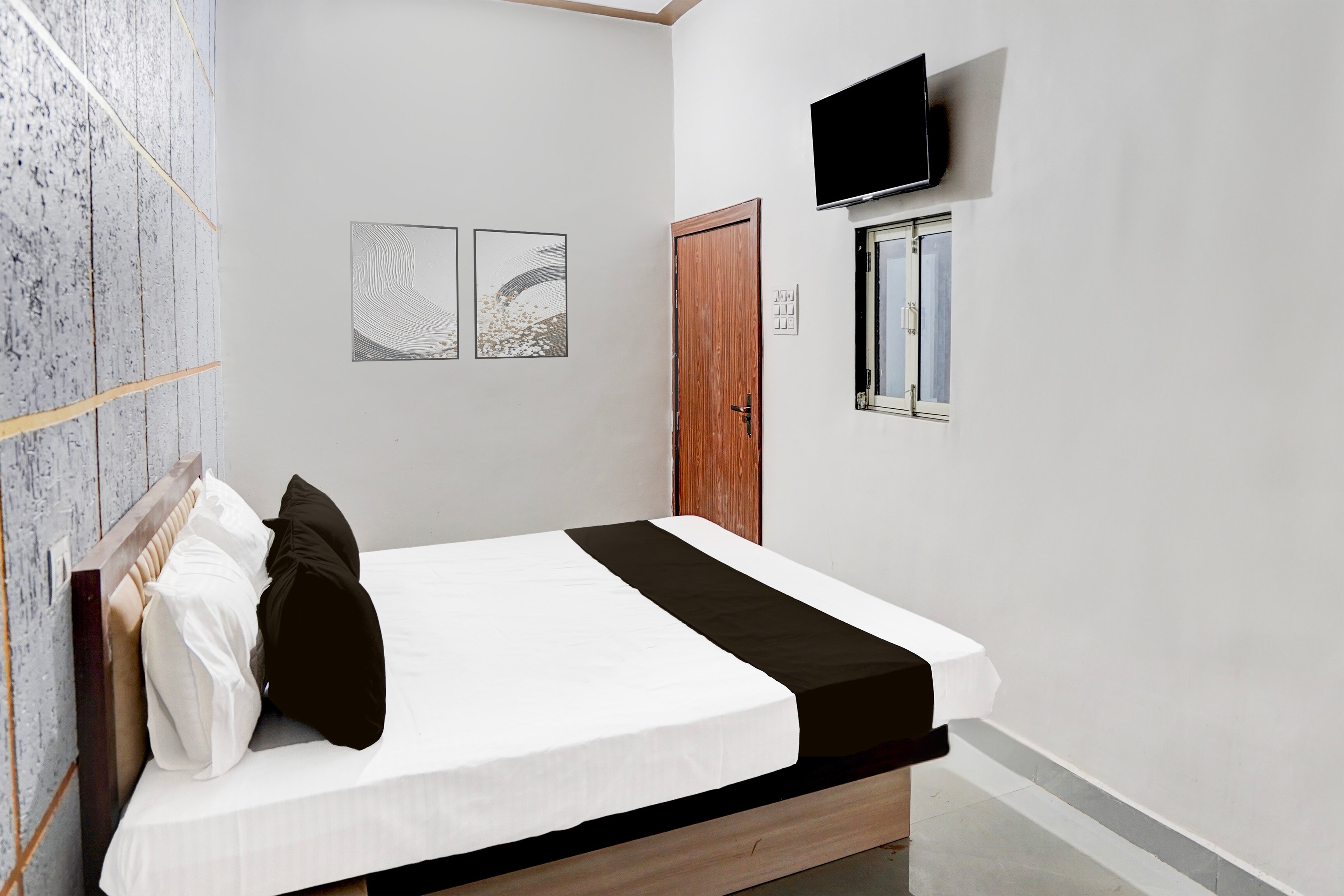 Hotel O Raman - Tap to explore photos