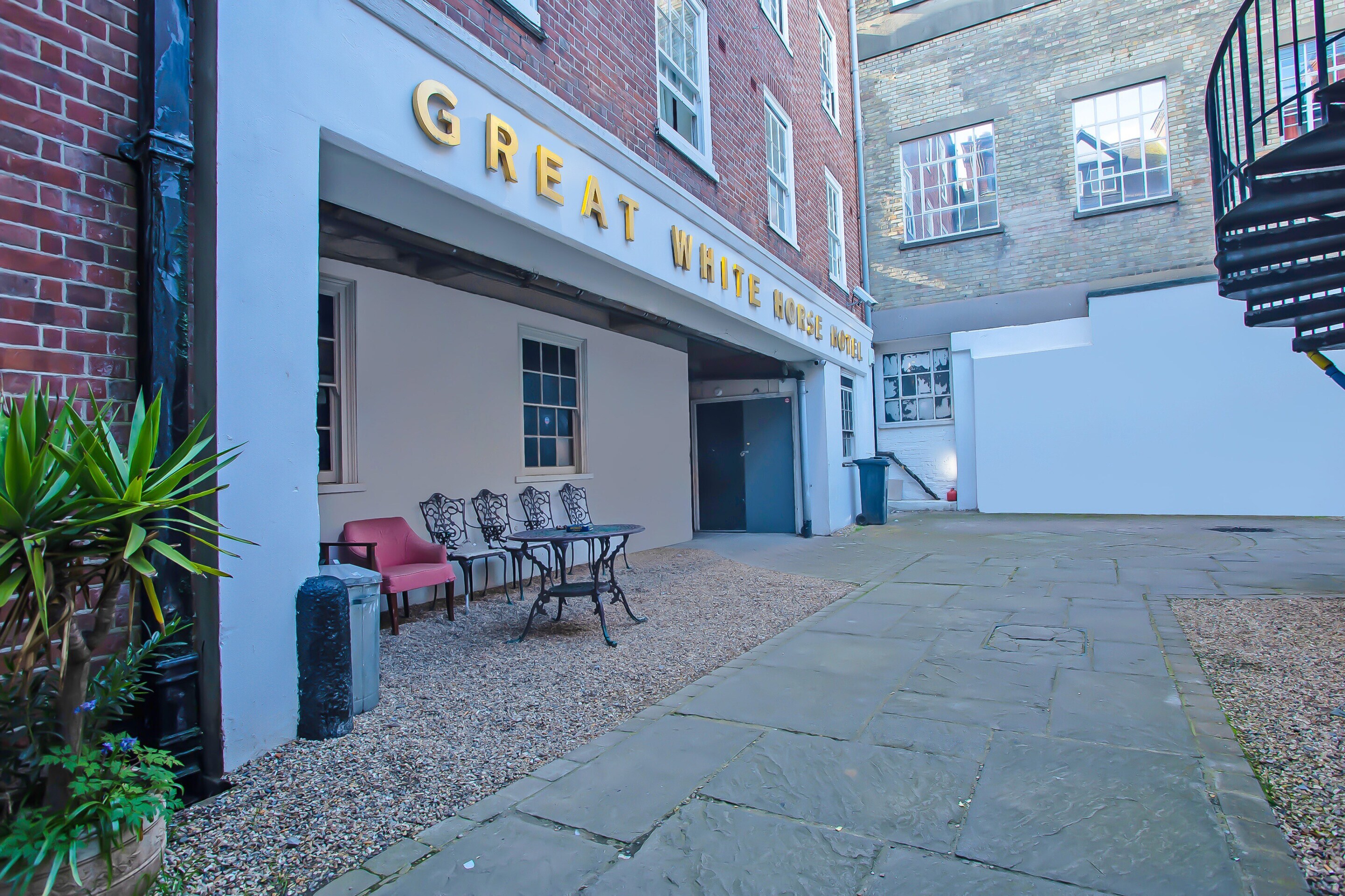 OYO Great White Horse Hotel - Tap to explore photos