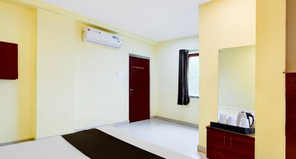 Super Hotel O LB Nagar Metro Station Formerly Virat residency Room Type - Deluxe
