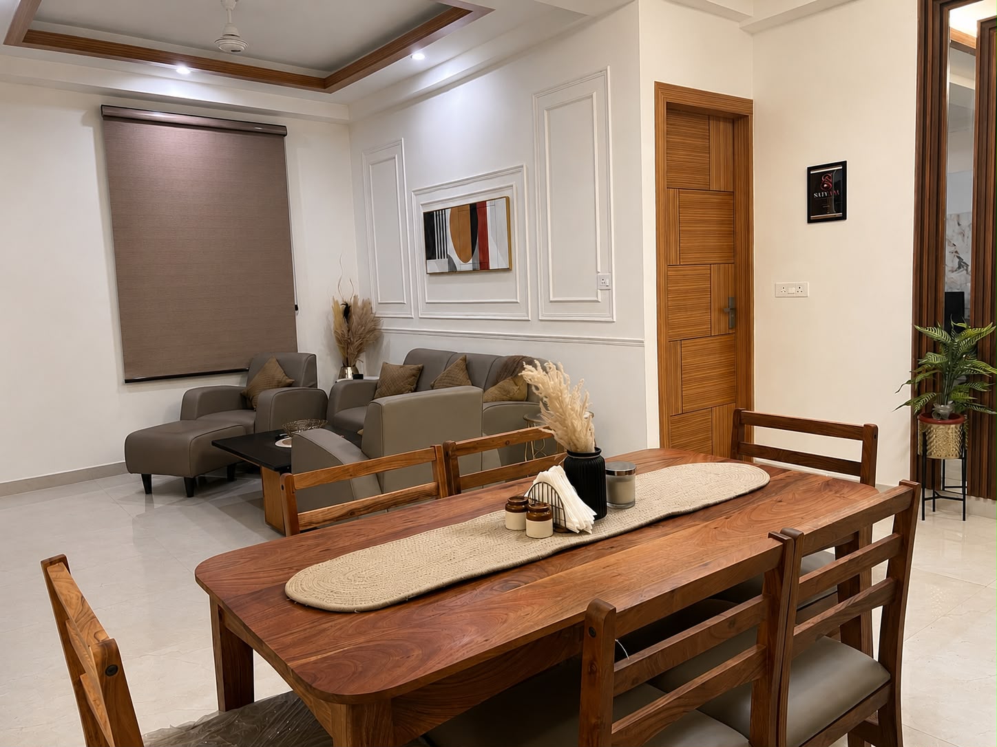 Luxury 3BHK Apartment in Noida |For Families, Groups and Parties - Tap to explore photos