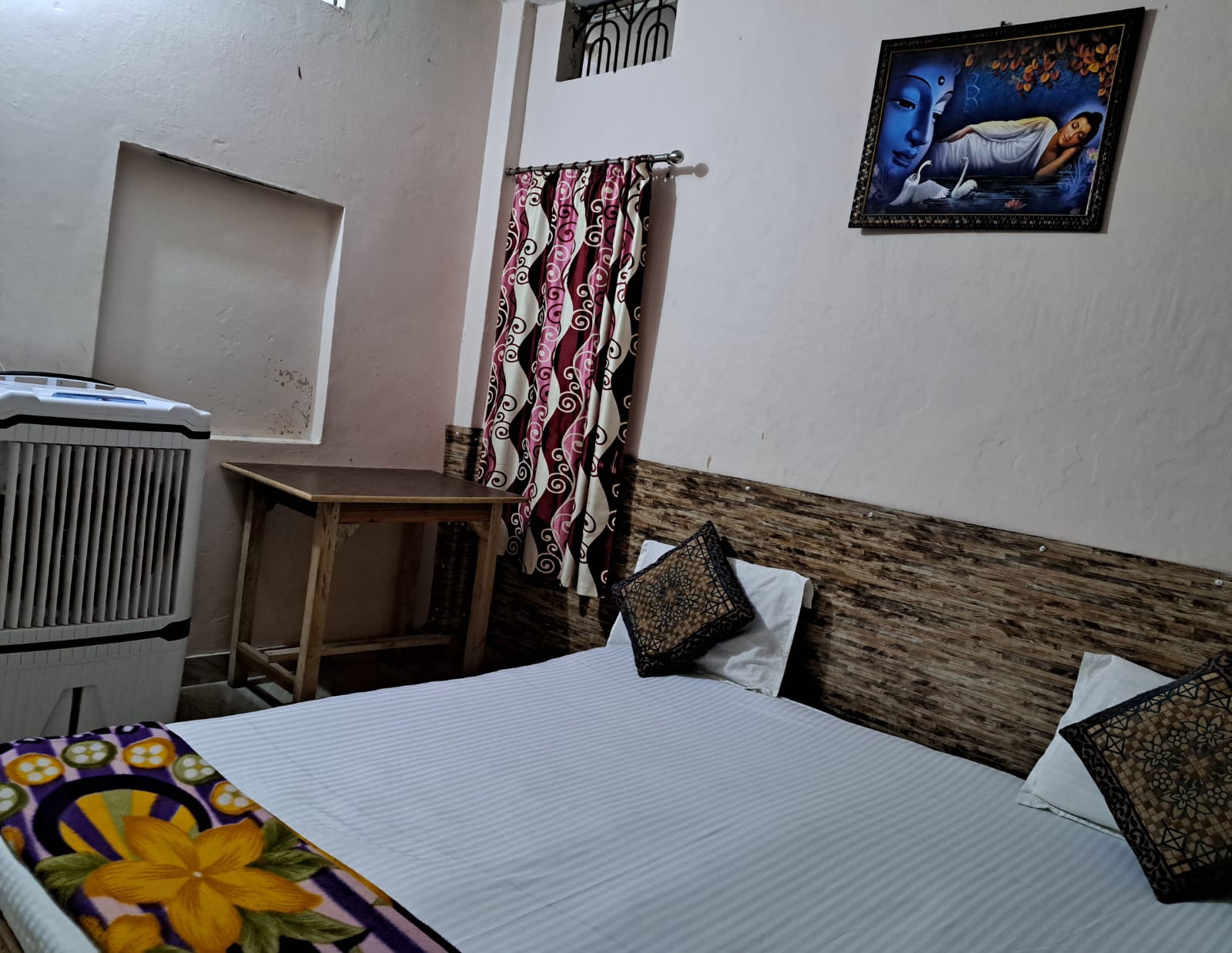 Vinay Paying guest House - Tap to explore photos