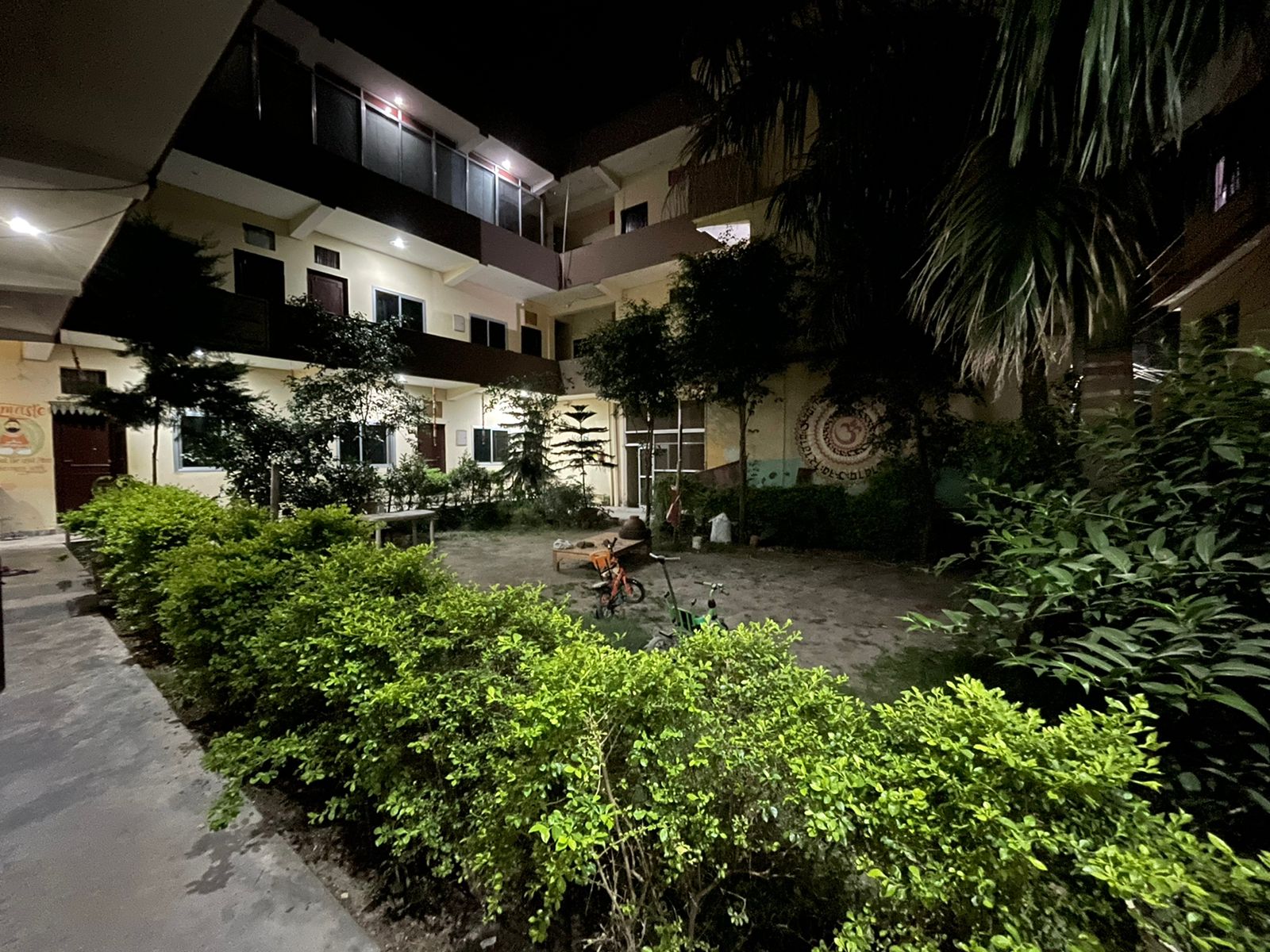 Akshi retreat - Tap to explore photos