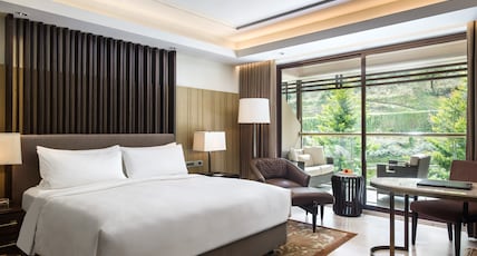 JW Marriott Mussoorie Walnut Grove Room Type - Deluxe King Balcony Room with Bathtub JW Marriott Mussoorie Walnut Grove Room Type - Deluxe King Balcony Room with Bathtub