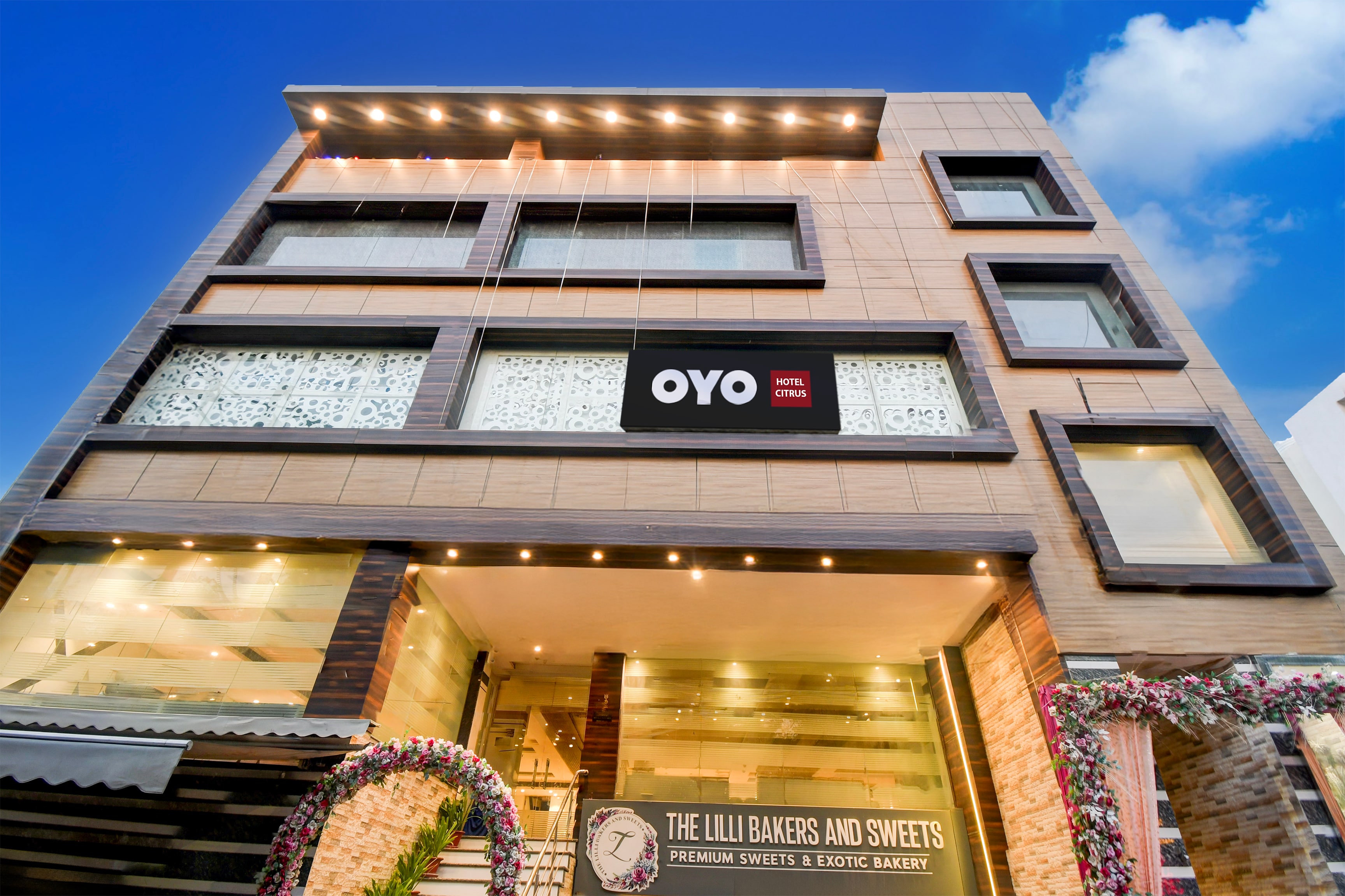 HOTEL O CITRUS - Tap to explore photos