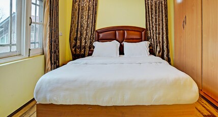 Hotel O Lit Homestay Room Type - Classic