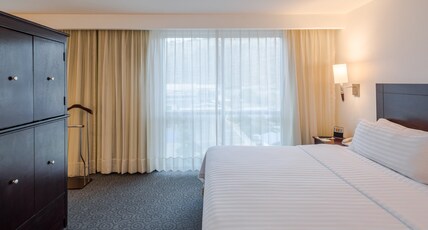 Holiday Inn MONTERREY VALLE Room Type - 1 King Suite