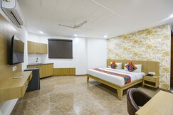 FabHotel Luxe 8 Stayz - Phase 1 Metro, Golf Course Road