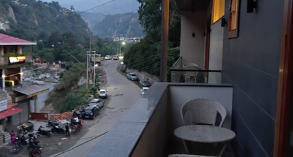 Jannat Hotel, Chamba Himachal Room Type - Deluxe double Room Jannat Hotel, Chamba Himachal Room Type - Deluxe double Room