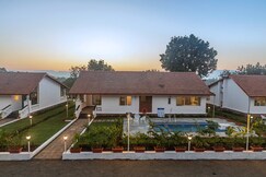 SaffronStays Mariposa by the River Montana