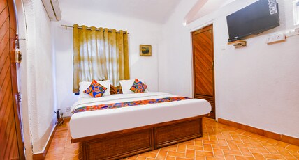 Via Royal Baga Residency - 500m from Baga Beach Room Type - Deluxe Room