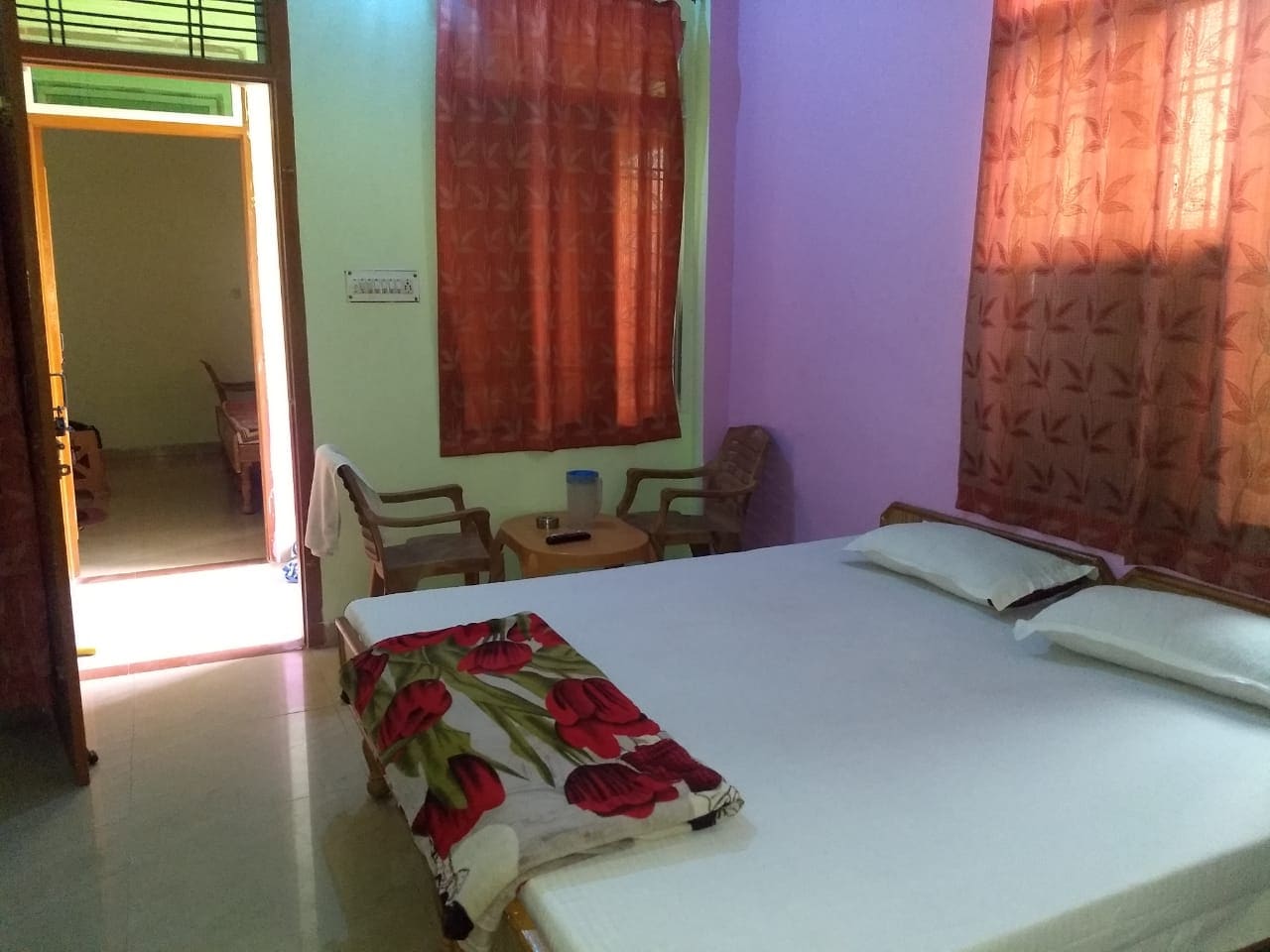 Hotel Keshav Guest House - Tap to explore photos