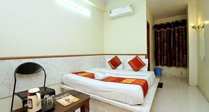 Hotel STAR Near Railway Station Room Type - Deluxe Room Hotel STAR Near Railway Station Room Type - Deluxe Room