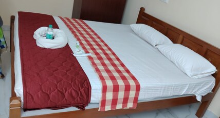 SRI VINAYAGA RESIDENCY Room Type - Deluxe Room