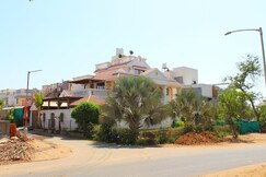 Rooms in a Fully Furnished Bungalow