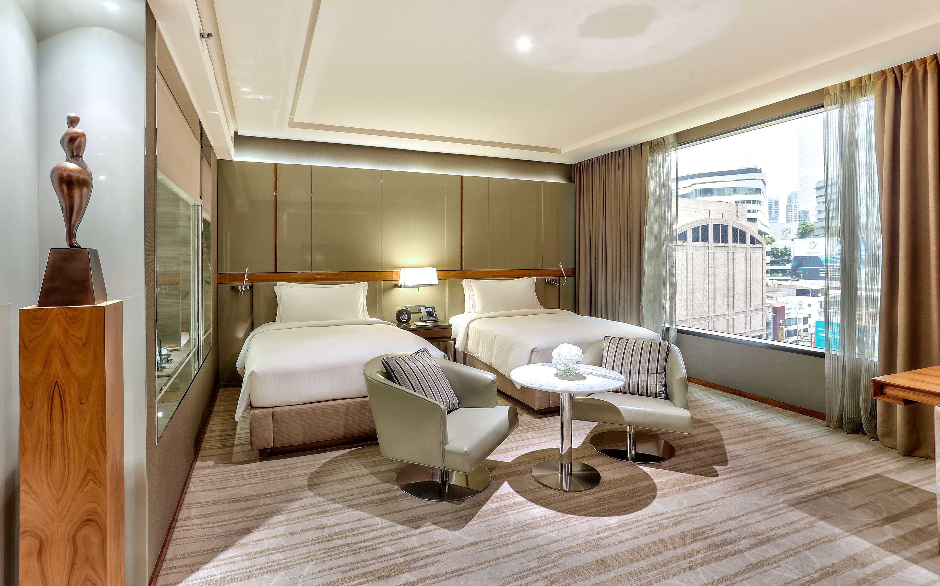 Hilton Sukhumvit Bangkok - Tap to explore photos
