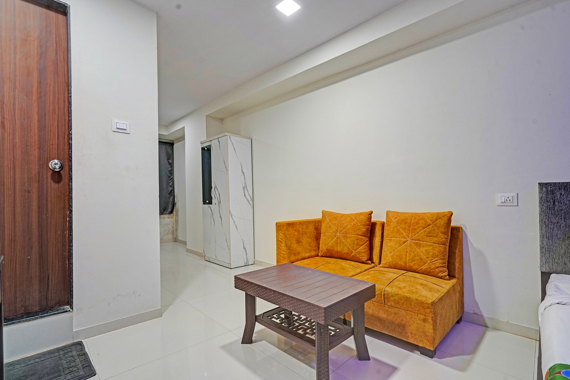 FabHotel RK Inn - Pimpri-Chinchwad - Tap to explore photos