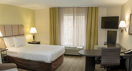Candlewood Suites ST. JOSEPH/BENTON HARBOR, an IHG hotel Room Type - 1 Queen Studio Suite Mobil Access Tub