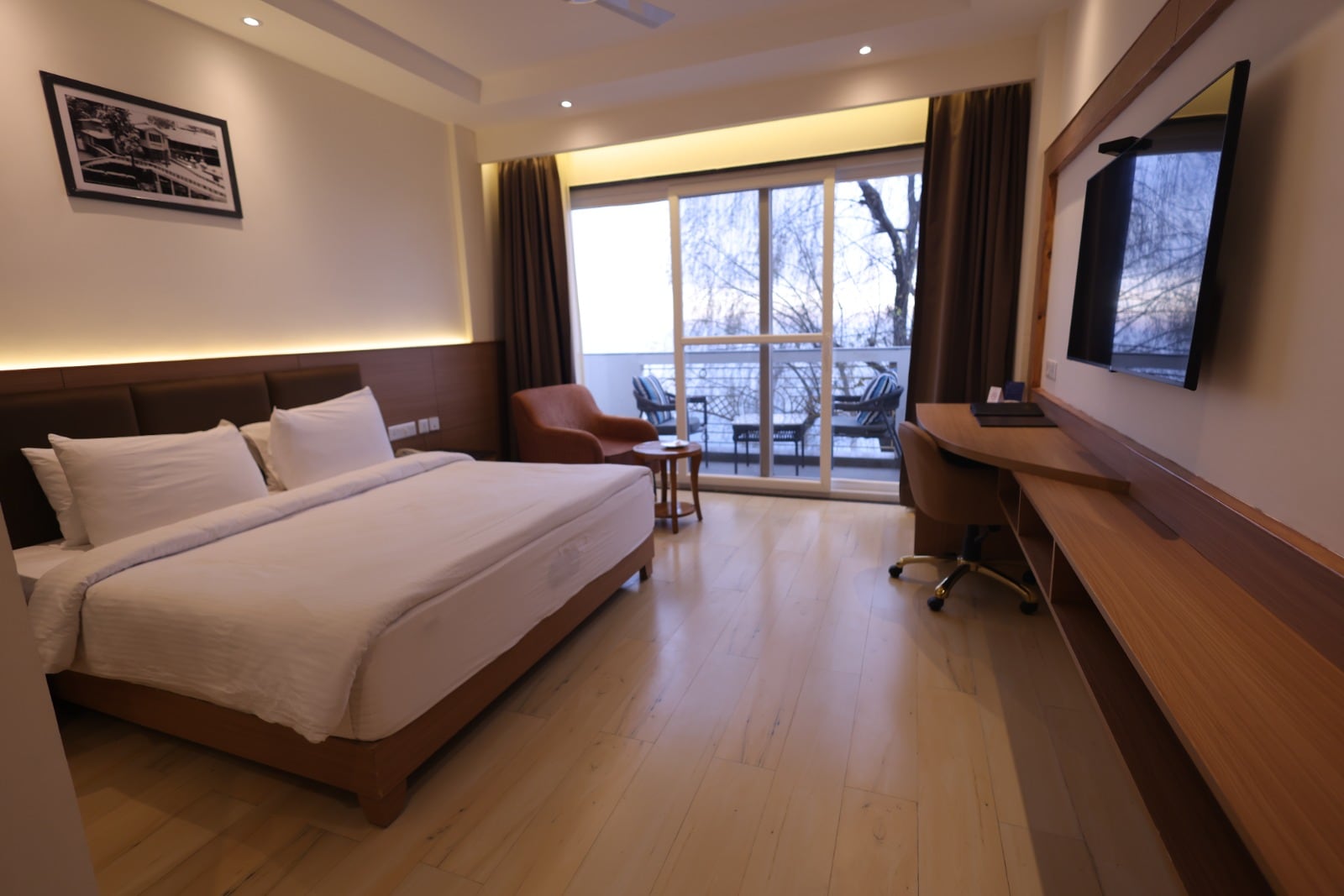 Ramada By Wyndham Mussoorie Mall Road - Tap to explore photos
