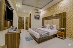 Smart Lax Hotel At Delhi Airport