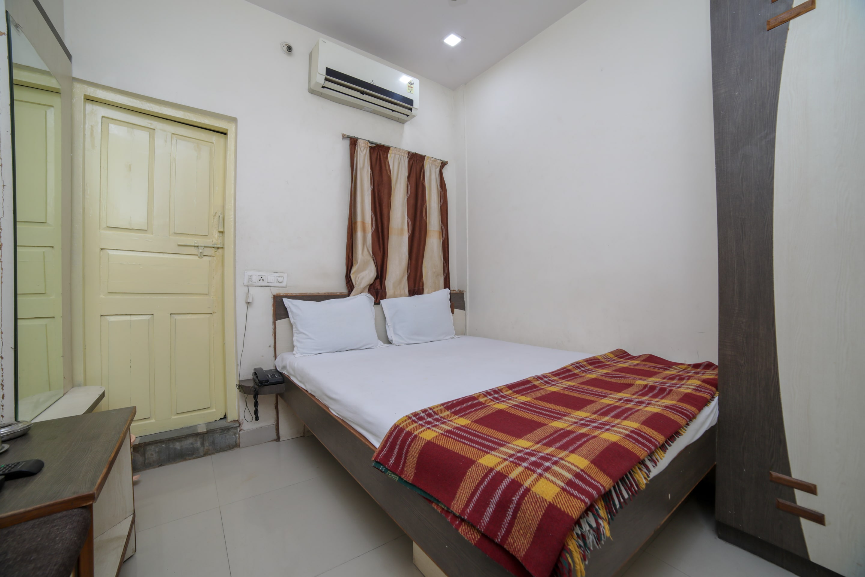 SPOT ON Shraddha Hotel - Tap to explore photos