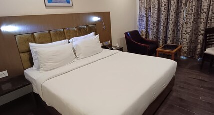 Hotel Benzz Park Vellore Room Type - Deluxe Double Room Hotel Benzz Park Vellore Room Type - Deluxe Double Room