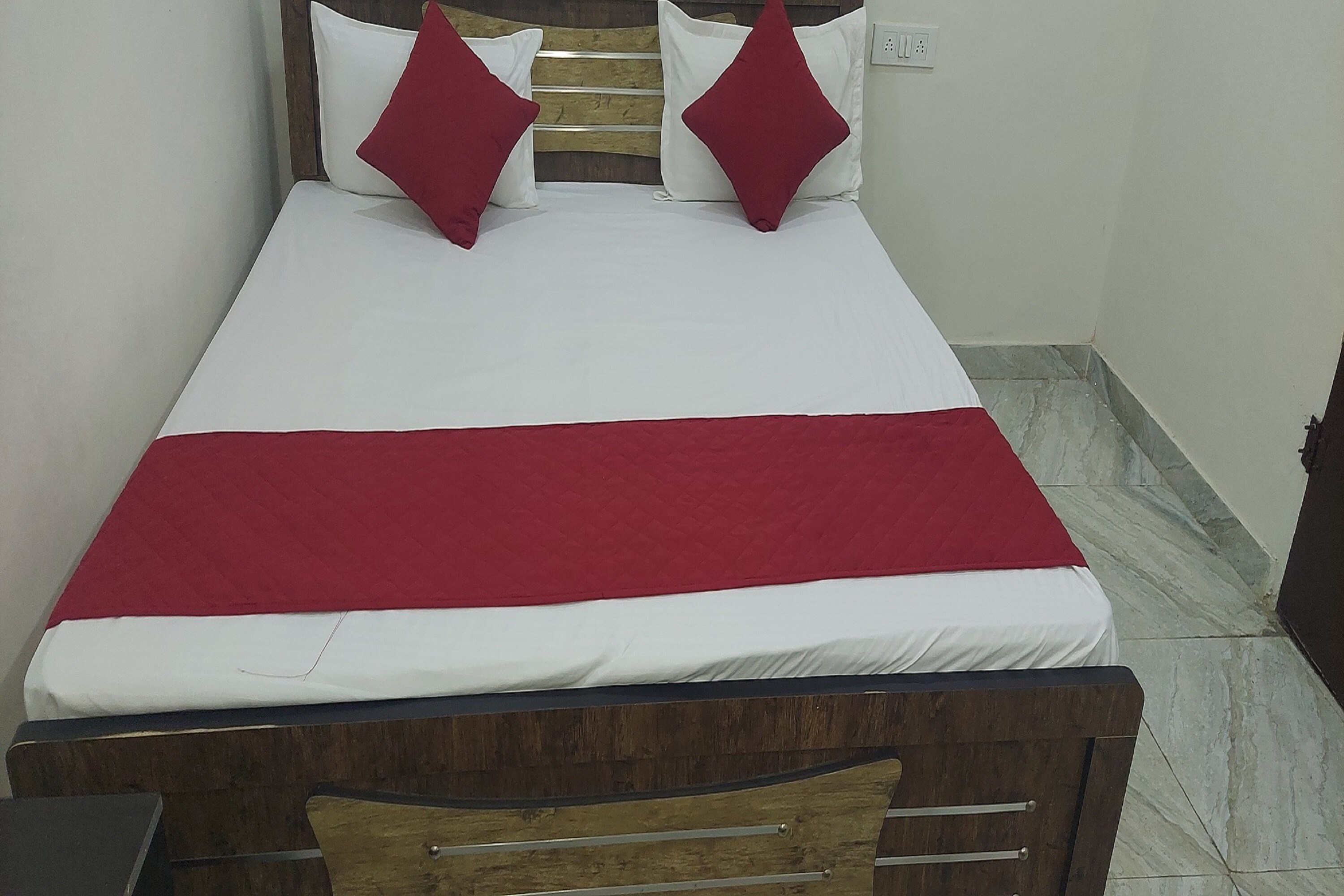 Hotel Fountain Hills - Tap to explore photos