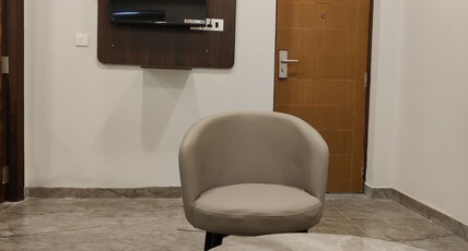 Yellow Sapphire Hotel Gachibowli Room Type - Studio