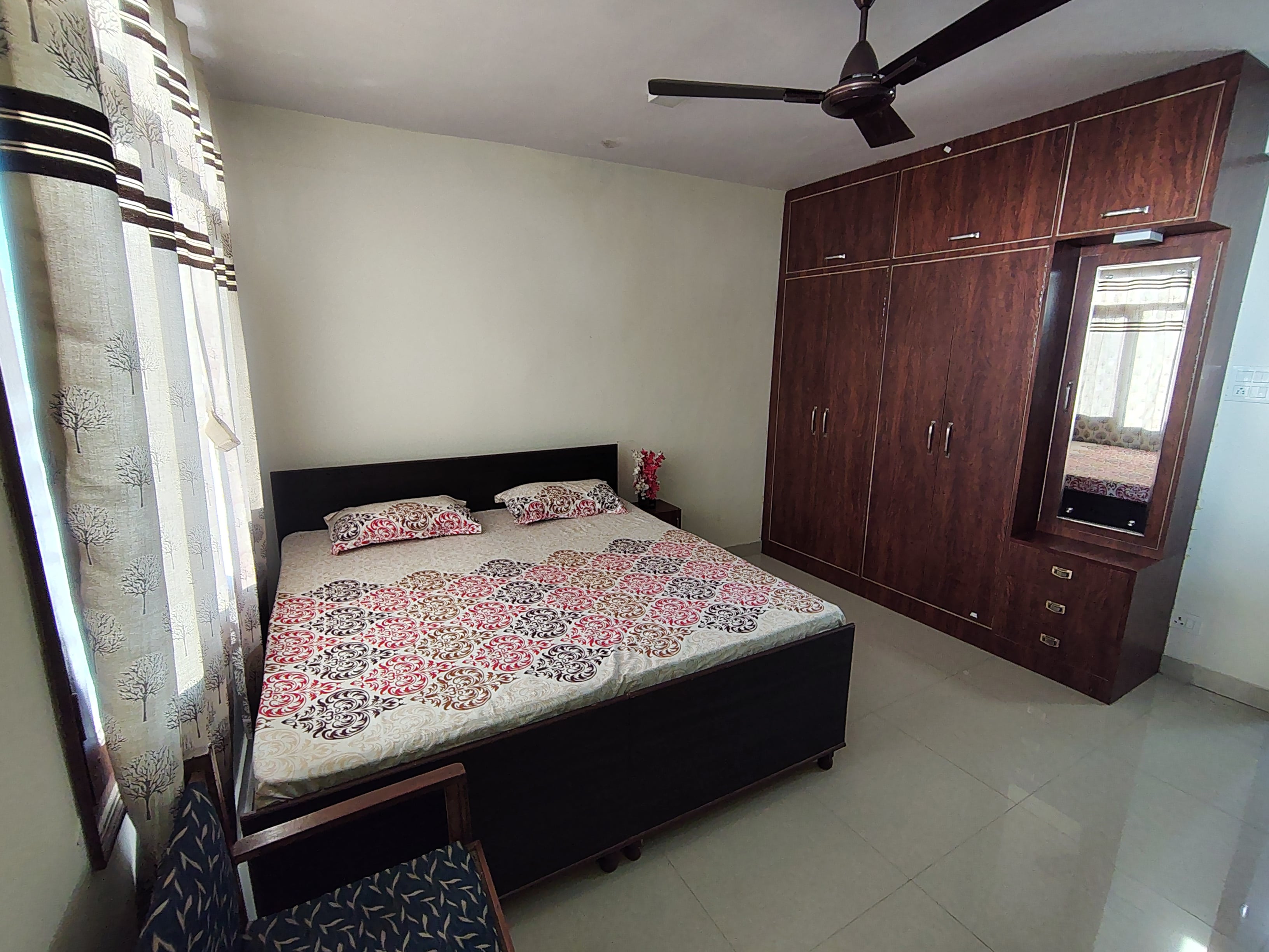 Devine Homestay - Tap to explore photos