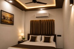 Monishka Palace Cozy Bed Breakfast Ayodhya